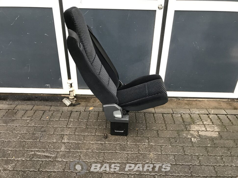Mercedes-Benz Actros MP3 Bijrijdersstoel Mercedes A 943 910 05 03 - Asiento para Camión: foto 4 Mercedes-Benz Actros MP3 Bijrijdersstoel Mercedes A 943 910 05 03 - Asiento para Camión: foto 4