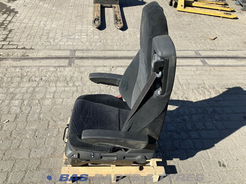 Mercedes-Benz Actros MP4 Bestuurdersstoel Mercedes A 960 910 75 01 - Asiento para Camión: foto 2 Mercedes-Benz Actros MP4 Bestuurdersstoel Mercedes A 960 910 75 01 - Asiento para Camión: foto 2