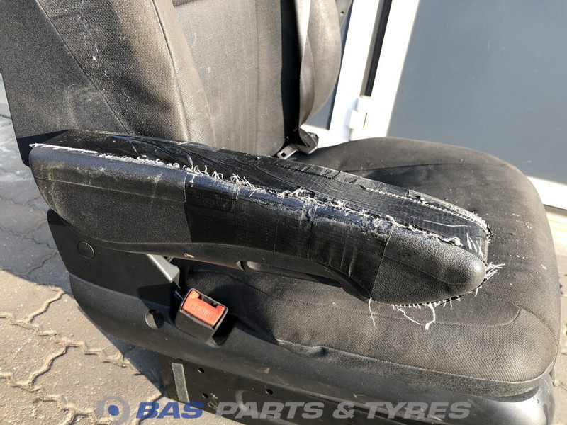 Mercedes-Benz Actros MP4 Chauffeursstoel Mercedes A 960 910 47 01 - Asiento para Camión: foto 5 Mercedes-Benz Actros MP4 Chauffeursstoel Mercedes A 960 910 47 01 - Asiento para Camión: foto 5