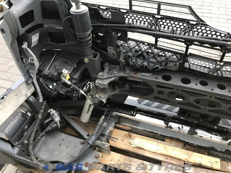 Mercedes-Benz Antos MP4 Bumper Mercedes A 960 310 23 22 - Parachoques para Camión: foto 4 Mercedes-Benz Antos MP4 Bumper Mercedes A 960 310 23 22 - Parachoques para Camión: foto 4