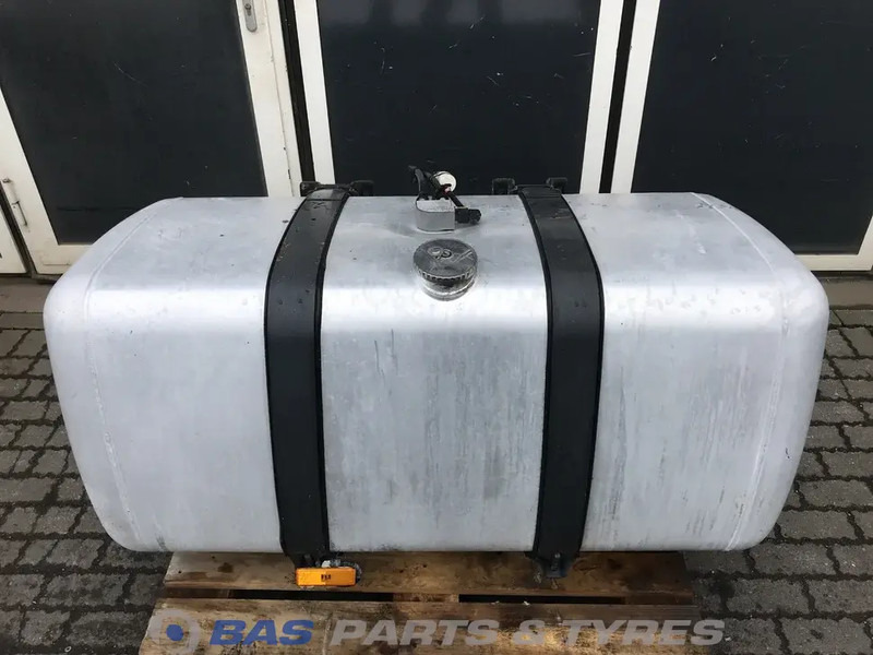 Mercedes-Benz Brandstoftank Mercedes 570 Liter A 960 475 27 03 - Depósito de combustible para Camión: foto 1 Mercedes-Benz Brandstoftank Mercedes 570 Liter A 960 475 27 03 - Depósito de combustible para Camión: foto 1