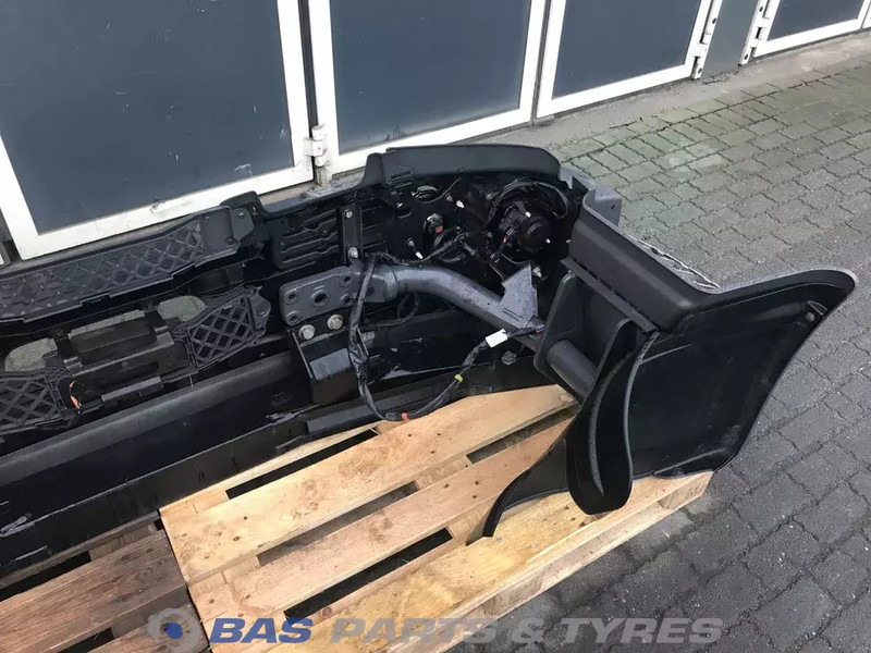 Renault D-Serie - Parachoques para Camión: foto 5 Renault D-Serie - Parachoques para Camión: foto 5