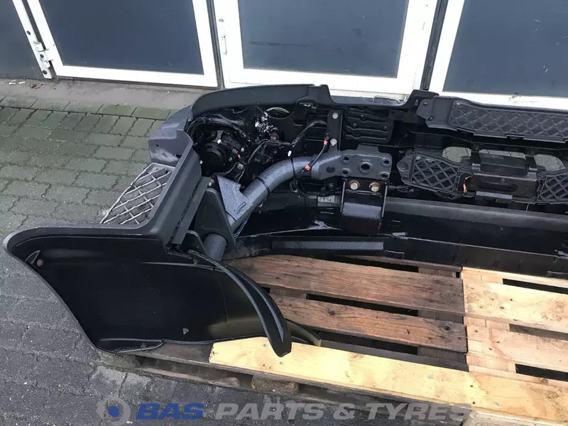 Renault D-Serie - Parachoques para Camión: foto 4 Renault D-Serie - Parachoques para Camión: foto 4