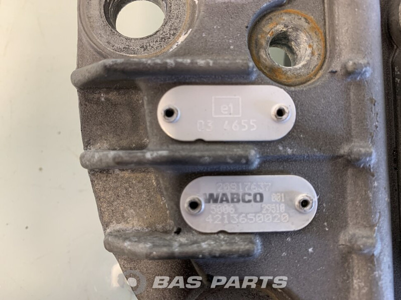 Renault Versnellingsbakdeksel Renault 7420917637 - Caja de cambios para Camión: foto 3 Renault Versnellingsbakdeksel Renault 7420917637 - Caja de cambios para Camión: foto 3