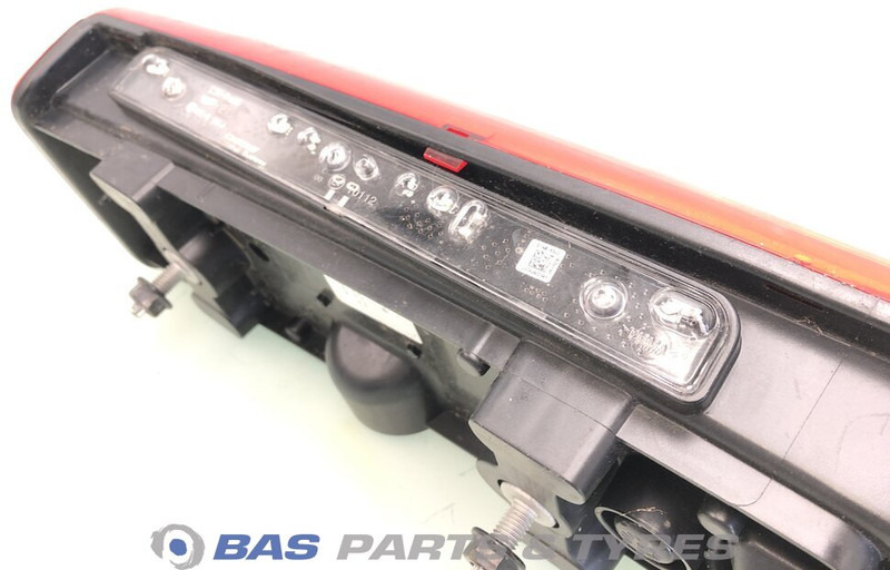 Volvo Achterlicht Links Volvo 82483074 - Luz trasera para Camión: foto 2 Volvo Achterlicht Links Volvo 82483074 - Luz trasera para Camión: foto 2