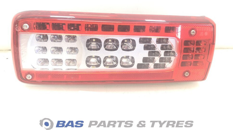Volvo Achterlicht Rechts Volvo 21735299 - Luz trasera para Camión: foto 1 Volvo Achterlicht Rechts Volvo 21735299 - Luz trasera para Camión: foto 1