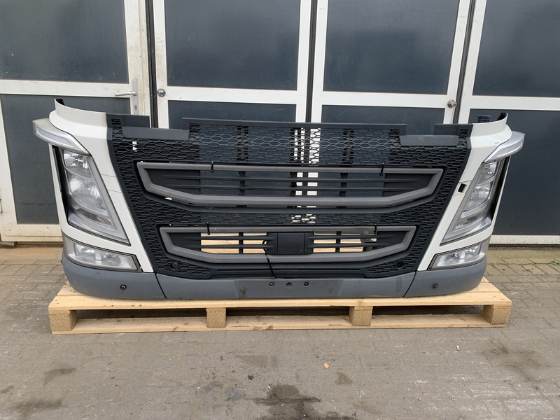 Volvo FH4 - Parachoques para Camión: foto 1 Volvo FH4 - Parachoques para Camión: foto 1