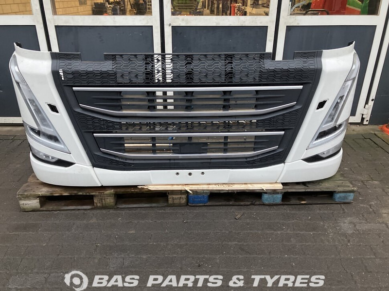 Volvo FH4B - Parachoques para Camión: foto 1 Volvo FH4B - Parachoques para Camión: foto 1