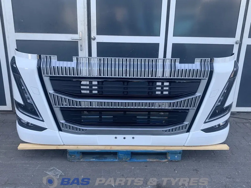 Volvo FH4B - Parachoques para Camión: foto 1 Volvo FH4B - Parachoques para Camión: foto 1