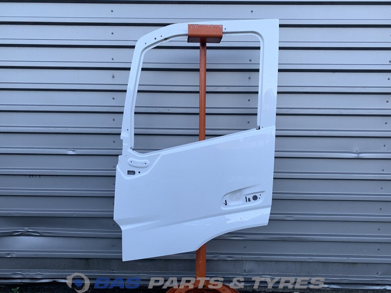 Volvo FM5 - Puerta y piezas para Camión: foto 1 Volvo FM5 - Puerta y piezas para Camión: foto 1