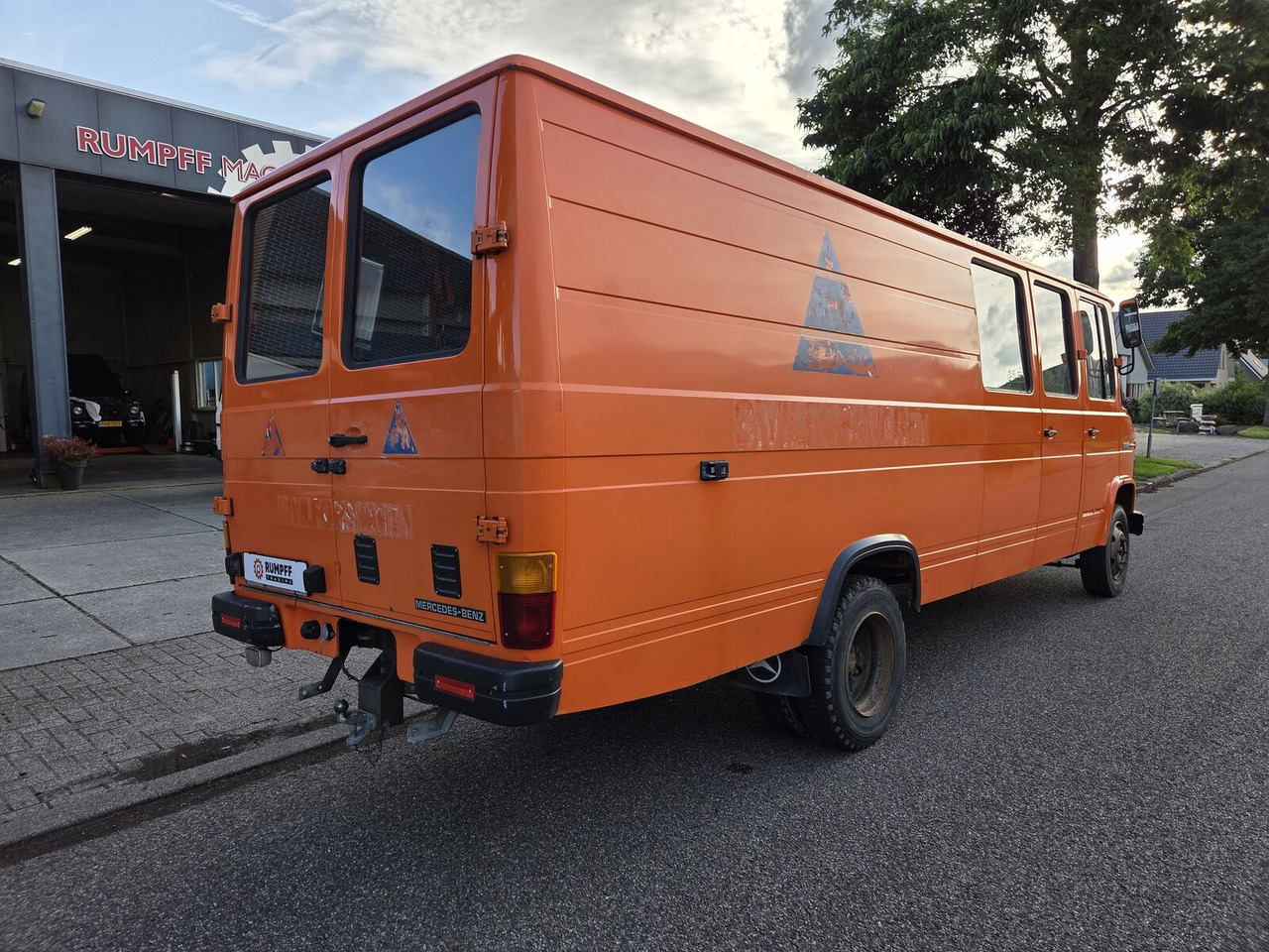 Mercedes-Benz L 608 D dubbel cabine (26700 km) goederen en personen bestelwagen - Autobús suburbano: foto 3 Mercedes-Benz L 608 D dubbel cabine (26700 km) goederen en personen bestelwagen - Autobús suburbano: foto 3