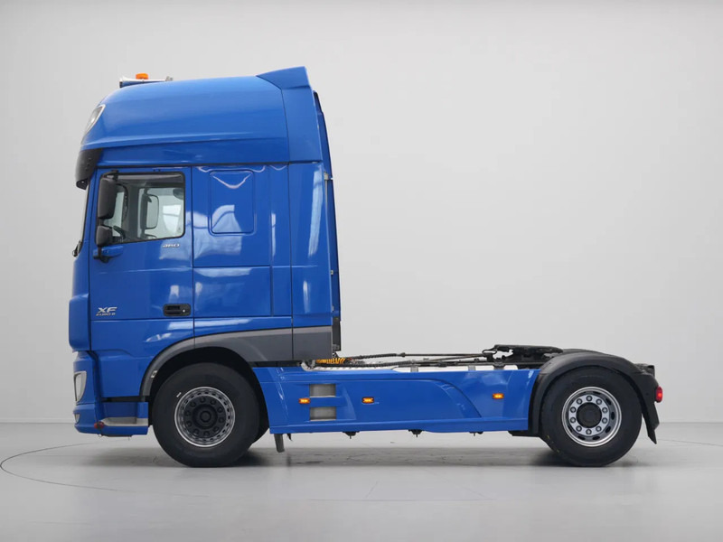 DAF XF 460 FT Super Space Cab - Cabeza tractora: foto 2 DAF XF 460 FT Super Space Cab - Cabeza tractora: foto 2