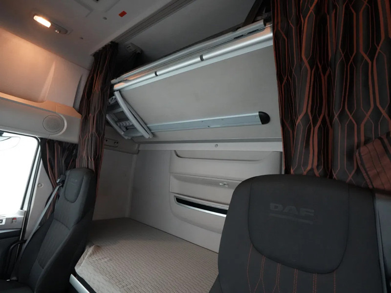 Cabeza tractora DAF XF 480 FT Super Space Cab, 2x Tanks: foto 16