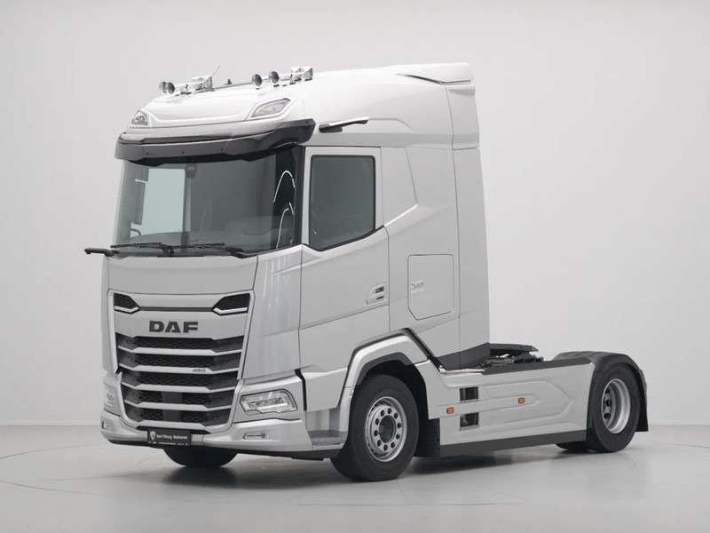 DAF XG 480 FT DVS LEATHER PTO-PREP B3-ALARM SILVER METALLIC (J5320MESI) VECTO 2 - Cabeza tractora: foto 2 DAF XG 480 FT DVS LEATHER PTO-PREP B3-ALARM SILVER METALLIC (J5320MESI) VECTO 2 - Cabeza tractora: foto 2