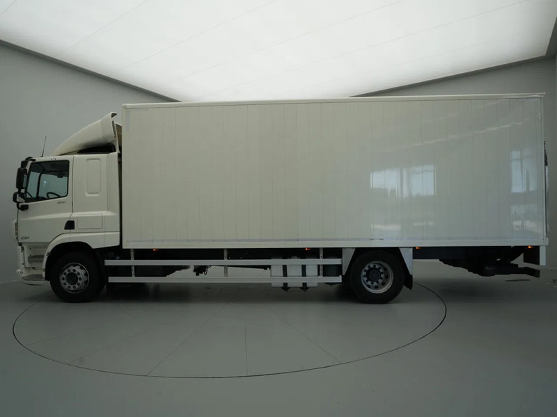 DAF CF 300 FA Sleeping Cab, New APK, Full Tank, New Tacho, 2t Laadklep - Camión caja cerrada: foto 3 DAF CF 300 FA Sleeping Cab, New APK, Full Tank, New Tacho, 2t Laadklep - Camión caja cerrada: foto 3