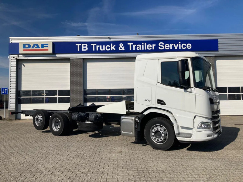 DAF XD 450 FAN CHASSIS SLEEPER CAB PTO STEERING LIFTAXLE 480WB - NEW - Camión chasis: foto 4 DAF XD 450 FAN CHASSIS SLEEPER CAB PTO STEERING LIFTAXLE 480WB - NEW - Camión chasis: foto 4