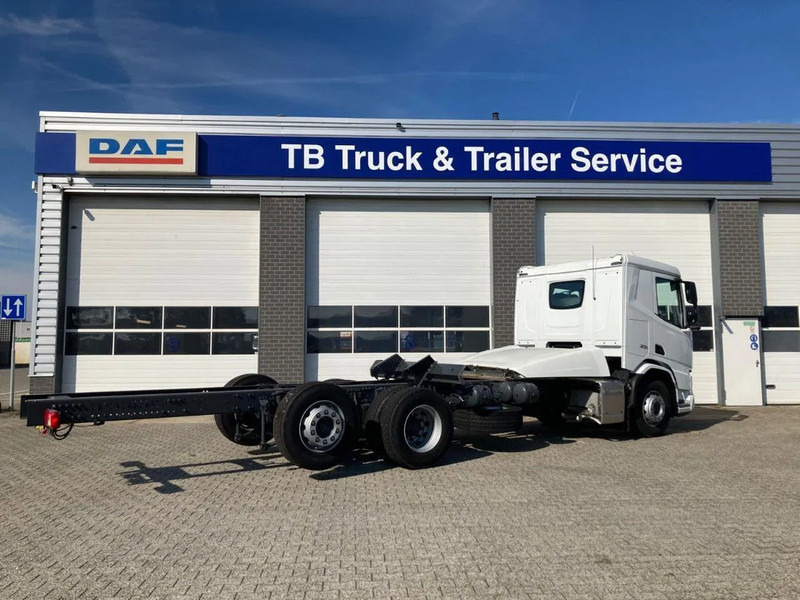 DAF XD 450 FAN CHASSIS SLEEPER CAB PTO STEERING LIFTAXLE 505WB - NEW - Camión chasis: foto 3 DAF XD 450 FAN CHASSIS SLEEPER CAB PTO STEERING LIFTAXLE 505WB - NEW - Camión chasis: foto 3