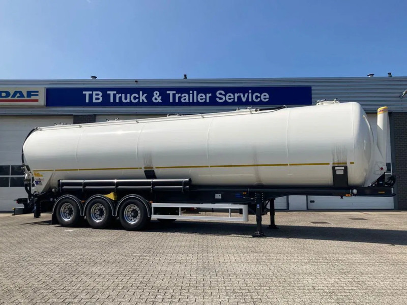 Kässbohrer SSK 50 / 5 - 10 / 24 - 50m3 kiep silo met 1x liftas en Alcoa Dura Bright velgen - Semirremolque cisterna: foto 2 Kässbohrer SSK 50 / 5 - 10 / 24 - 50m3 kiep silo met 1x liftas en Alcoa Dura Bright velgen - Semirremolque cisterna: foto 2