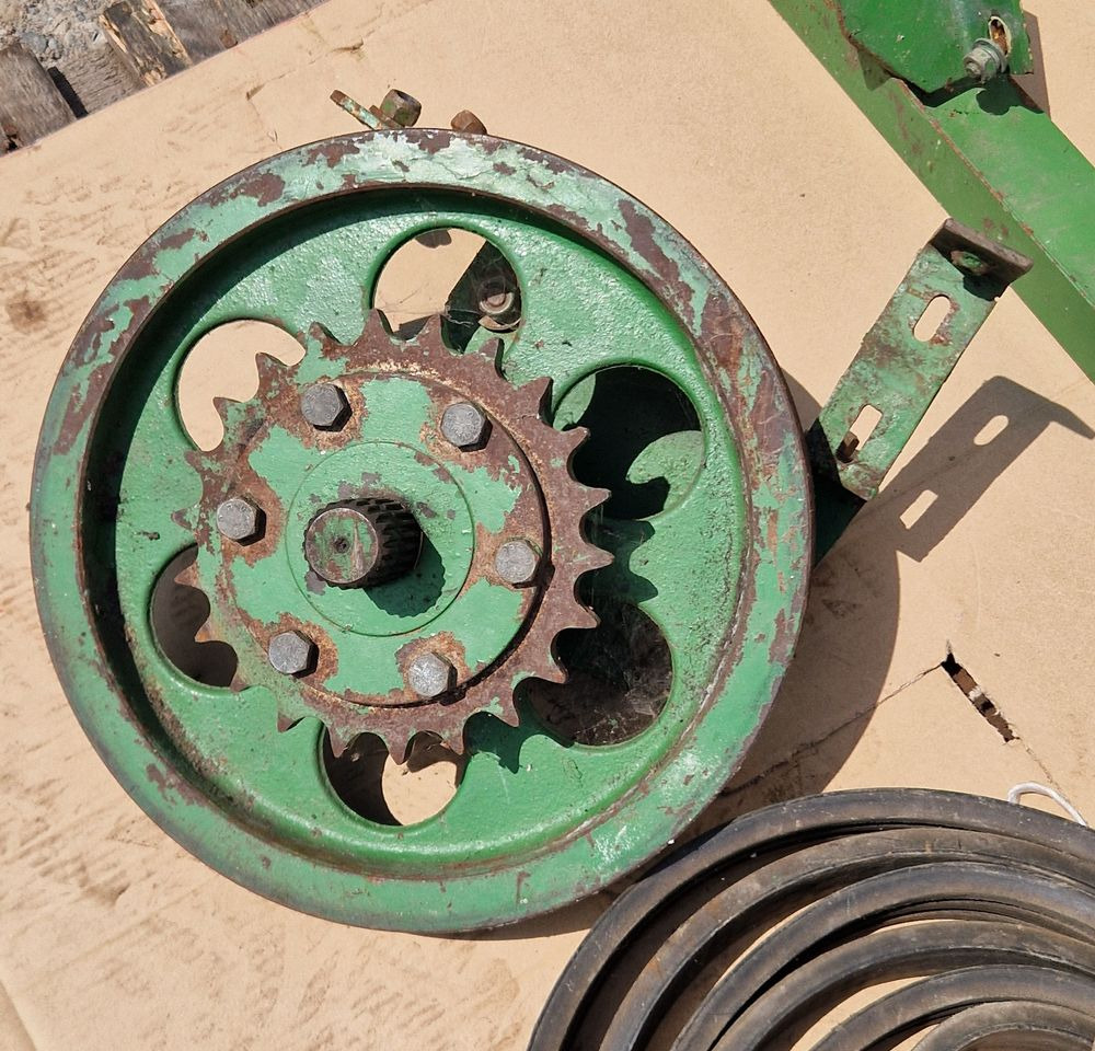 Wyposażenie John deere 965, 975, 1065, 1075, 1166, 1177, 1170 2000 Przystawka do John Deere do napędu hedera do kukurydzy - Implemento para Maquinaria agrícola: foto 3 Wyposażenie John deere 965, 975, 1065, 1075, 1166, 1177, 1170 2000 Przystawka do John Deere do napędu hedera do kukurydzy - Implemento para Maquinaria agrícola: foto 3