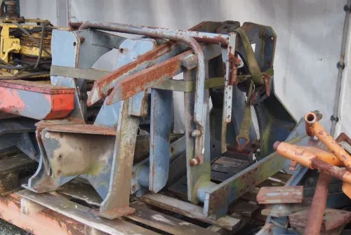 Ładowacz czołowy Tur do ciągnika MF NW JD CLAAS RENAULT - Cargador frontal para tractor: foto 4 Ładowacz czołowy Tur do ciągnika MF NW JD CLAAS RENAULT - Cargador frontal para tractor: foto 4