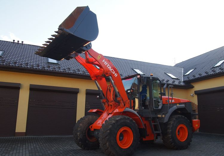 Cargadora de ruedas Ładowarka Hitachi ZW250 2010 Ładowarka Hitachi Waga, Centralne smarowanie: foto 11