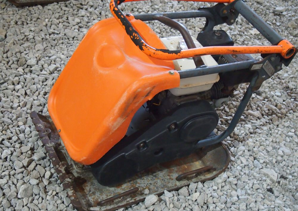 Ubijarka Belle PC5000E 2009 Zagęszczarka ubijarka Bella - Plancha reversible: foto 1 Ubijarka Belle PC5000E 2009 Zagęszczarka ubijarka Bella - Plancha reversible: foto 1