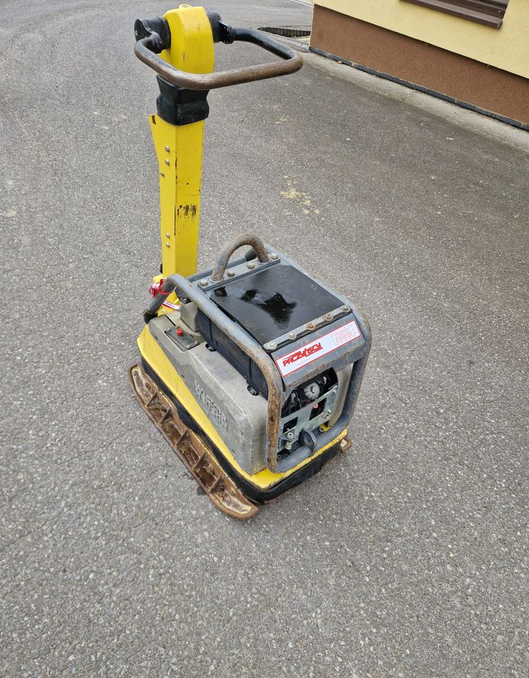 Ubijarka Wacker DPU 4545 2018 Ubijarka zagęszczarka płyta Wacker DPU 4545 - Plancha reversible: foto 2 Ubijarka Wacker DPU 4545 2018 Ubijarka zagęszczarka płyta Wacker DPU 4545 - Plancha reversible: foto 2