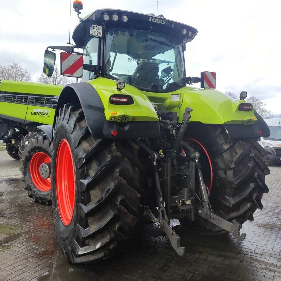 Tractor Claas Axion 930: foto 15