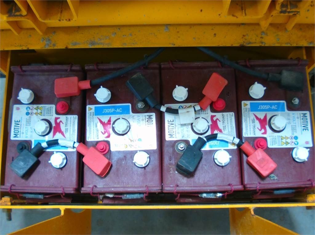 Haulotte Compact 12 - Plataforma de tijeras: foto 5 Haulotte Compact 12 - Plataforma de tijeras: foto 5