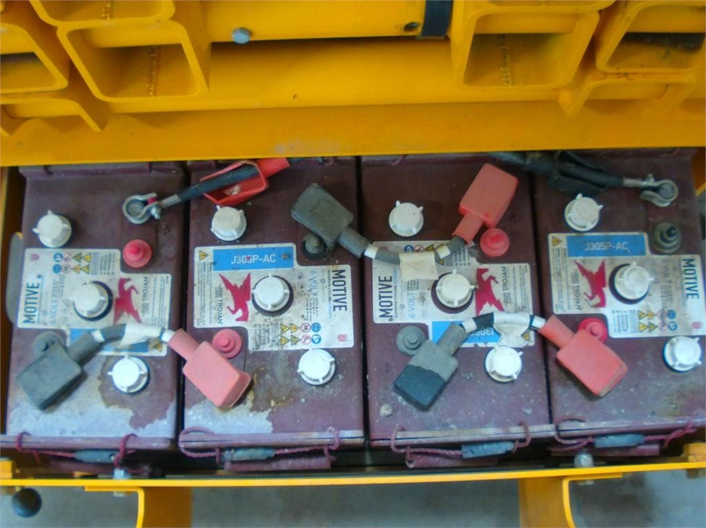 Haulotte Compact 14 - Plataforma de tijeras: foto 5 Haulotte Compact 14 - Plataforma de tijeras: foto 5