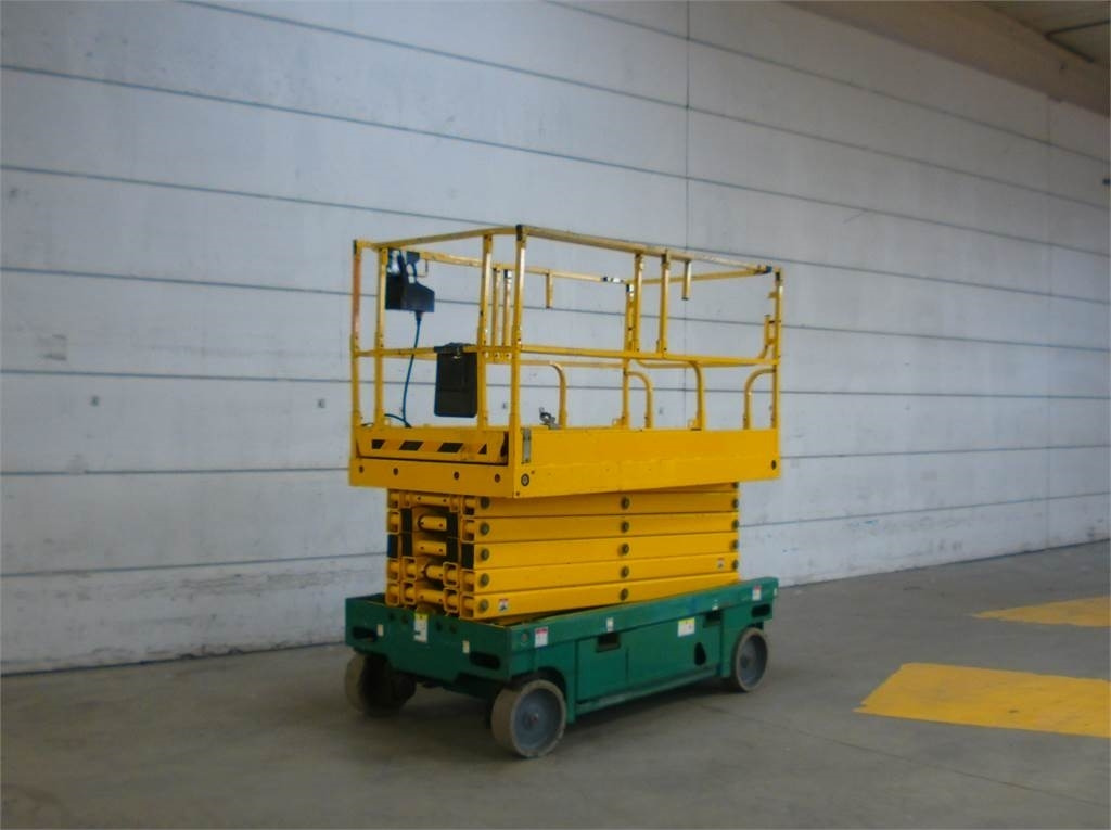 Haulotte Compact 14 - Plataforma de tijeras: foto 2 Haulotte Compact 14 - Plataforma de tijeras: foto 2