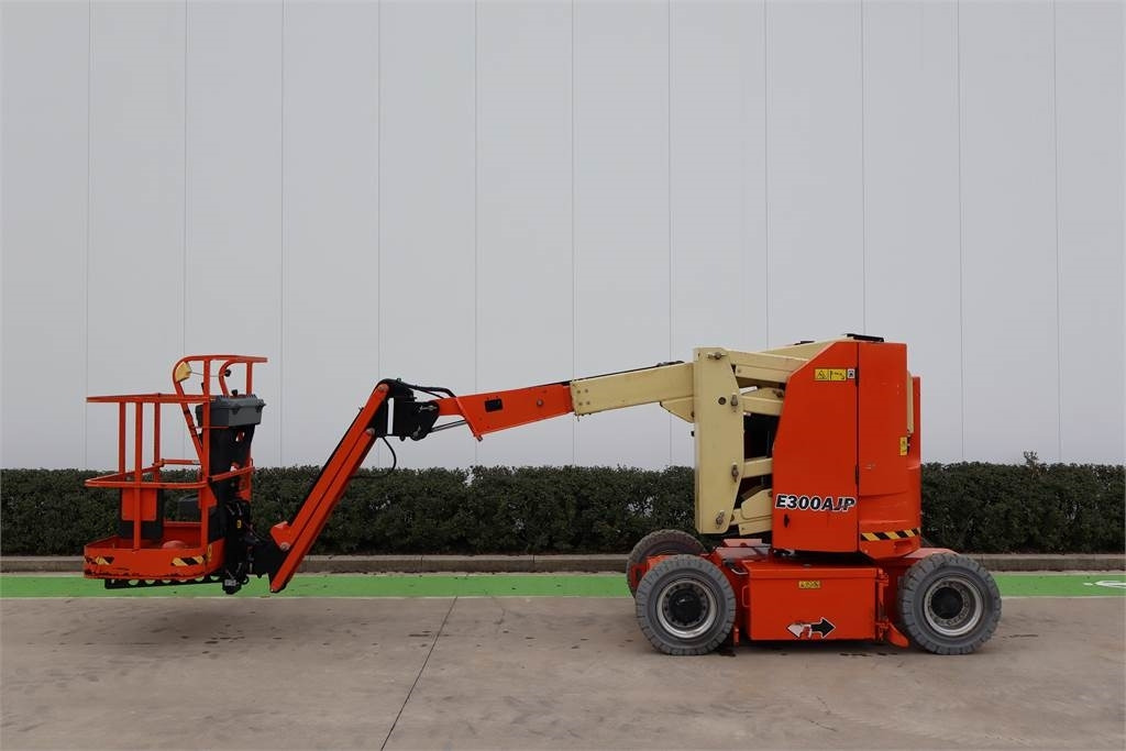 JLG E300AJP - Plataforma articulada: foto 1 JLG E300AJP - Plataforma articulada: foto 1