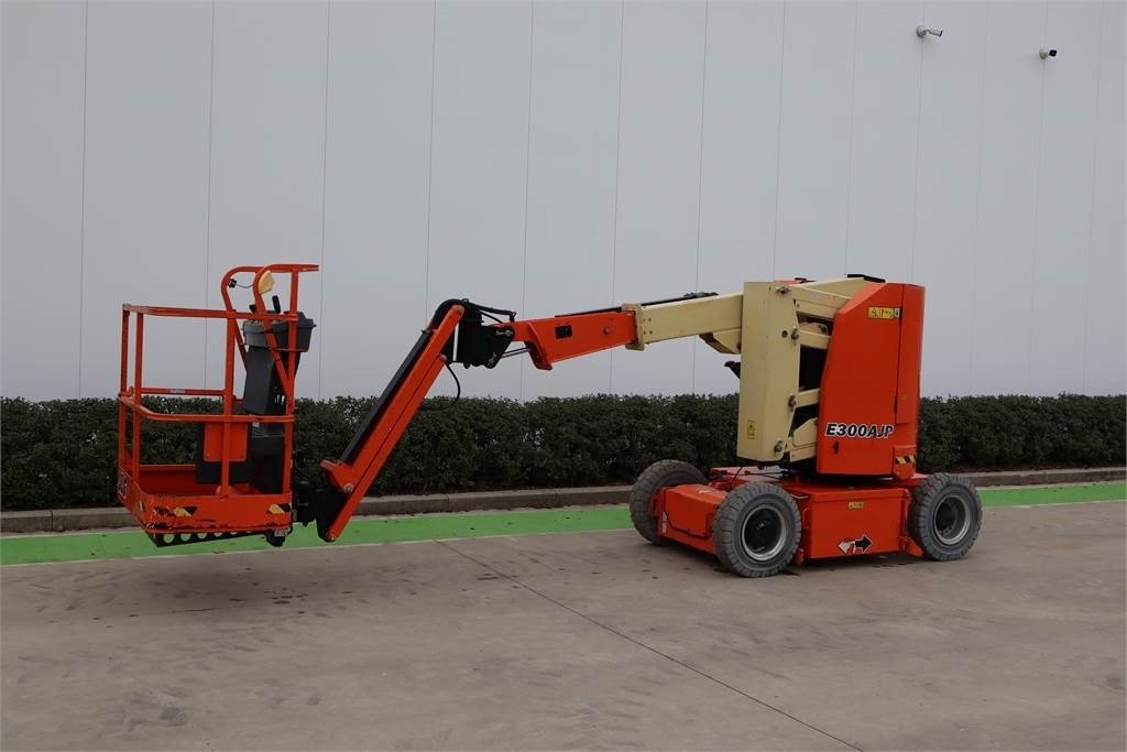 JLG E300AJP - Plataforma articulada: foto 2 JLG E300AJP - Plataforma articulada: foto 2