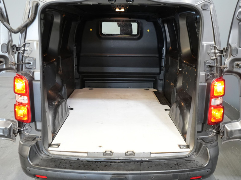 Arrendamiento de Citroën Jumpy 1.5 HDI 100 pk L2 BPM VRIJ! NL Auto/ Navi/ Carplay/ Camera/ PDC/ LMV/ Cruise/ Airco Citroën Jumpy 1.5 HDI 100 pk L2 BPM VRIJ! NL Auto/ Navi/ Carplay/ Camera/ PDC/ LMV/ Cruise/ Airco: foto 14