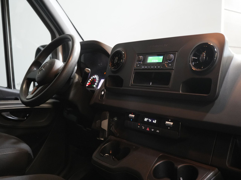 Mercedes-Benz Sprinter 316 2.2 CDI Aut. L2H2 EXPORT ONLY RWD LED/ Gev.Stoel/ Cruise/ Trekhaak - Furgón: foto 3 Mercedes-Benz Sprinter 316 2.2 CDI Aut. L2H2 EXPORT ONLY RWD LED/ Gev.Stoel/ Cruise/ Trekhaak - Furgón: foto 3