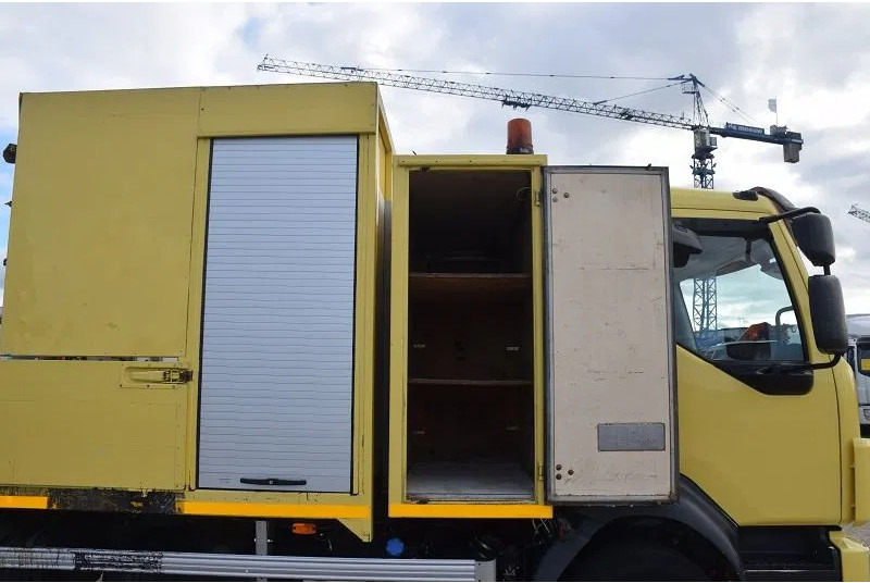 Camión caja abierta Volvo FL 250: foto 9