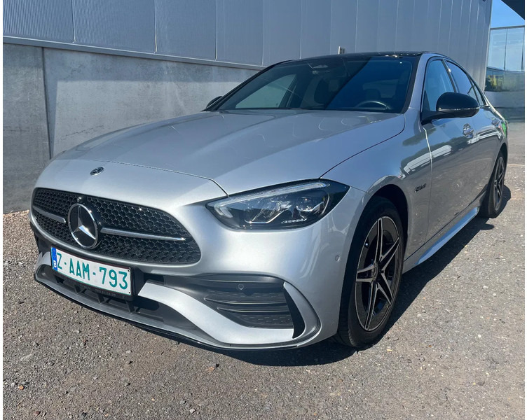 Mercedes-Benz C-Klasse C300e Sedan*AMG PAKKET*NIGHT PAKKET*HEADUPDISPL*360°CAM* - Berlina: foto 1 Mercedes-Benz C-Klasse C300e Sedan*AMG PAKKET*NIGHT PAKKET*HEADUPDISPL*360°CAM* - Berlina: foto 1