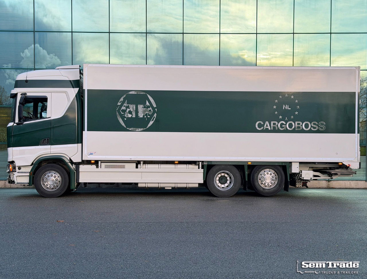 Scania S450 Full AIR Retarder VAN Beurden Isolated BOX Hydrarolls TRS Cooling NL-Truck - Camión frigorífico: foto 2 Scania S450 Full AIR Retarder VAN Beurden Isolated BOX Hydrarolls TRS Cooling NL-Truck - Camión frigorífico: foto 2