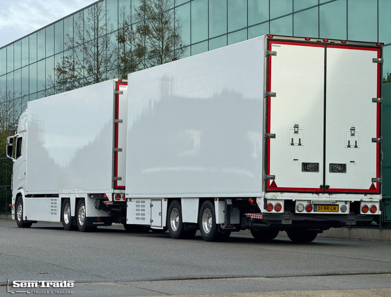 Scania S660 V8 Retarder Full Options 50CC VAN Beurden Boxes 2x Lift Super Condition - Camión frigorífico: foto 3 Scania S660 V8 Retarder Full Options 50CC VAN Beurden Boxes 2x Lift Super Condition - Camión frigorífico: foto 3