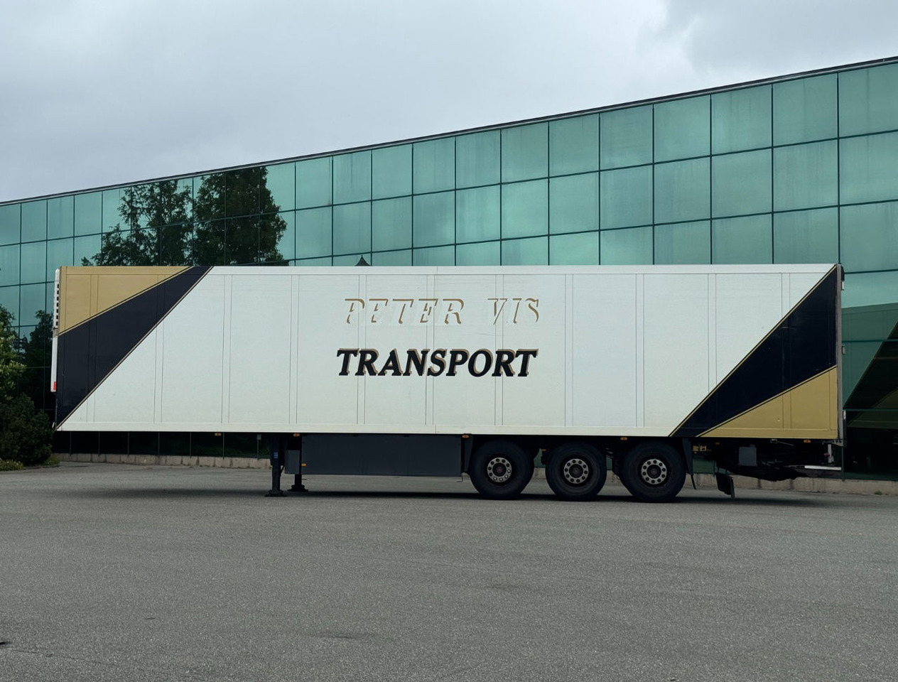 Schmitz Cargobull SKO24 Thermo King SL200e Only 8.900 Hours 270 CM High 250 CM Wide Disc Brakes Lift Axle NL Trailer - Semirremolque frigorífico: foto 2 Schmitz Cargobull SKO24 Thermo King SL200e Only 8.900 Hours 270 CM High 250 CM Wide Disc Brakes Lift Axle NL Trailer - Semirremolque frigorífico: foto 2