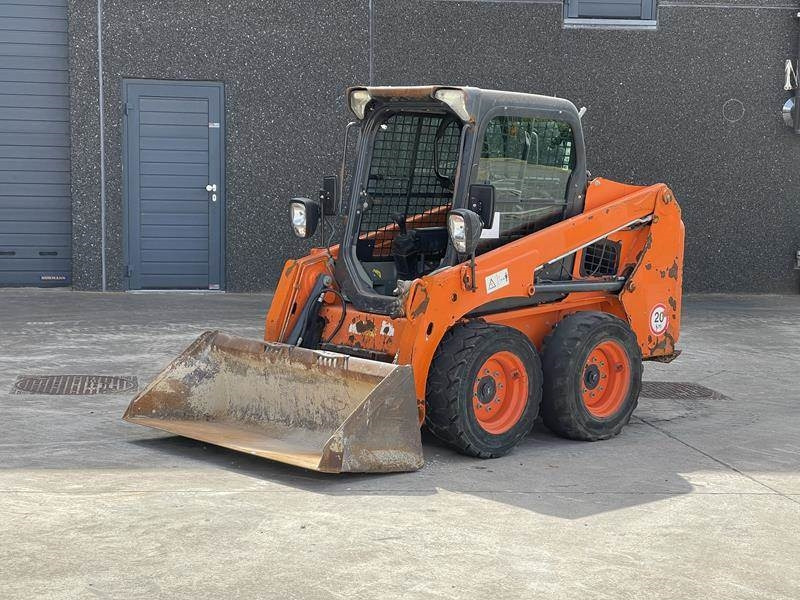 Bobcat S 450 - Cargadora de ruedas: foto 1 Bobcat S 450 - Cargadora de ruedas: foto 1