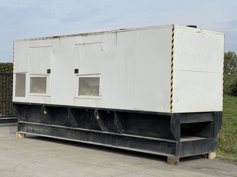 Cat C 18 - 700 - Generador industriale: foto 1 Cat C 18 - 700 - Generador industriale: foto 1