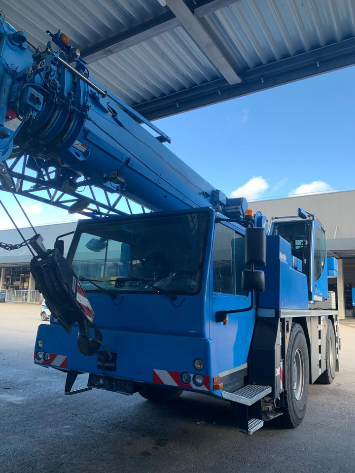 LIEBHERR LTM 1030-2.1 - Autogrúa: foto 2 LIEBHERR LTM 1030-2.1 - Autogrúa: foto 2