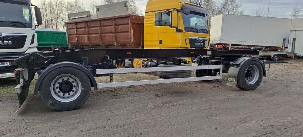 Huffermann Przyczepa na wózku HAR 1870 do hakowca - Remolque multilift/ Portacontenedores de cadenas: foto 1 Huffermann Przyczepa na wózku HAR 1870 do hakowca - Remolque multilift/ Portacontenedores de cadenas: foto 1