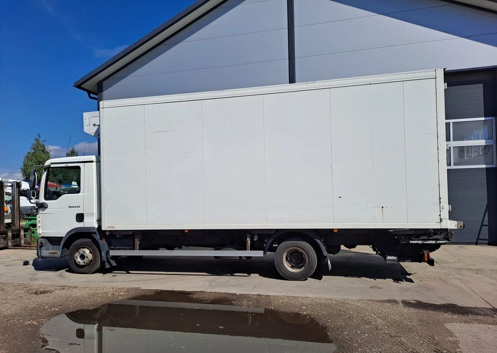 MAN TGL 12.220 Chłodnia agregat WKD-II SR - Camión frigorífico: foto 1 MAN TGL 12.220 Chłodnia agregat WKD-II SR - Camión frigorífico: foto 1