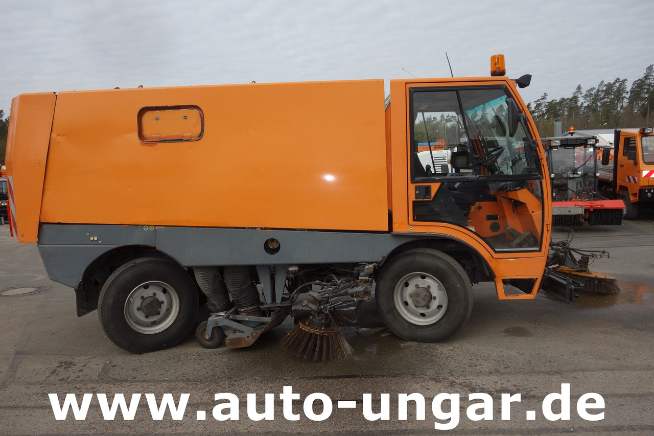 Aebi MFH 5000 Kehrmaschine Baujahr 2004 4-Rad Lenkung Wildkrautbesen - Barredora vial: foto 4 Aebi MFH 5000 Kehrmaschine Baujahr 2004 4-Rad Lenkung Wildkrautbesen - Barredora vial: foto 4
