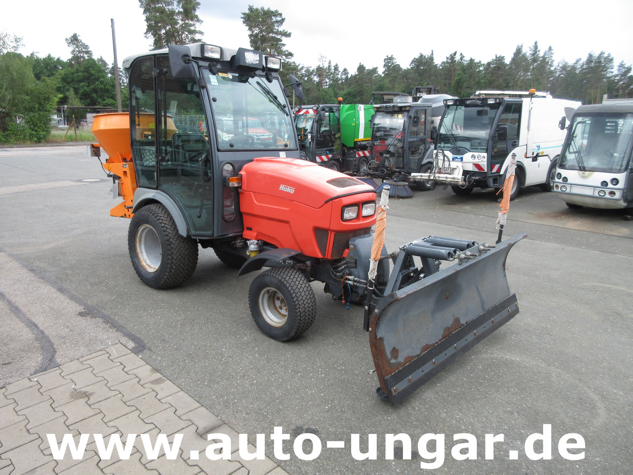 HAKO Hakotrac 2650 DA Winterdienst Schneepflug & Streuer 4x4 Zapfwelle Hydraulik - Tractor municipal: foto 2 HAKO Hakotrac 2650 DA Winterdienst Schneepflug & Streuer 4x4 Zapfwelle Hydraulik - Tractor municipal: foto 2