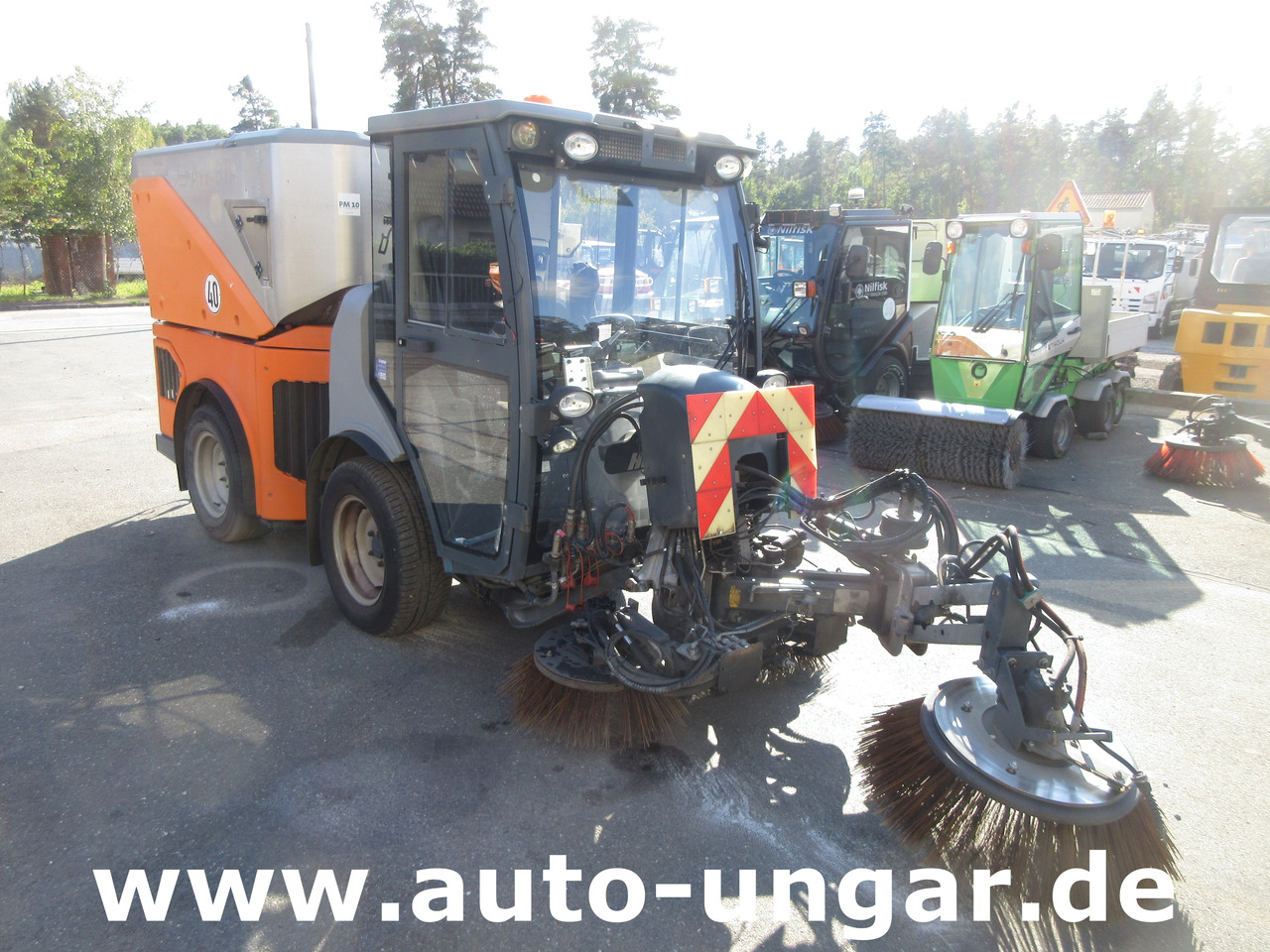 Hako CM 1600 Kehrmaschine 4x4 Baujahr 2018 3 Besen MOTORSCHADEN - Barredora vial: foto 1 Hako CM 1600 Kehrmaschine 4x4 Baujahr 2018 3 Besen MOTORSCHADEN - Barredora vial: foto 1