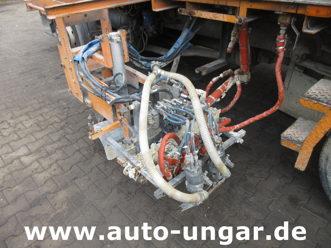 Construcción de carreteras Hofmann H75 - 1000 Thermoplastic Roadmarking Machine Truck Mounted Hot Paint: foto 12