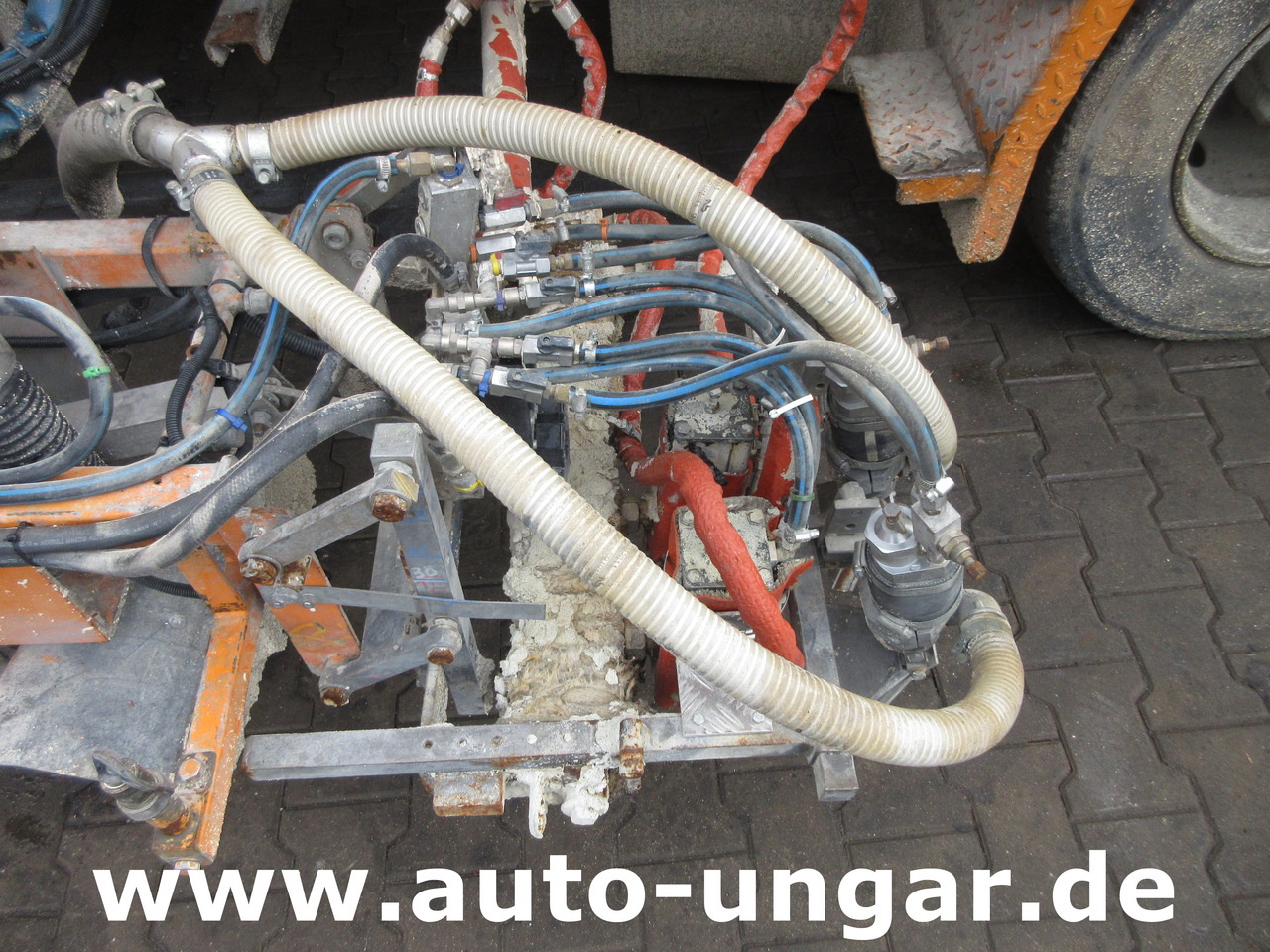 Construcción de carreteras Hofmann H75 - 1000 Thermoplastic Roadmarking Machine Truck Mounted Hot Paint: foto 13